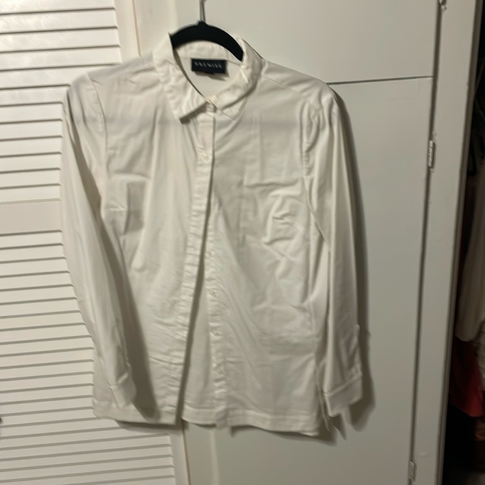 White long sleeve blouse.